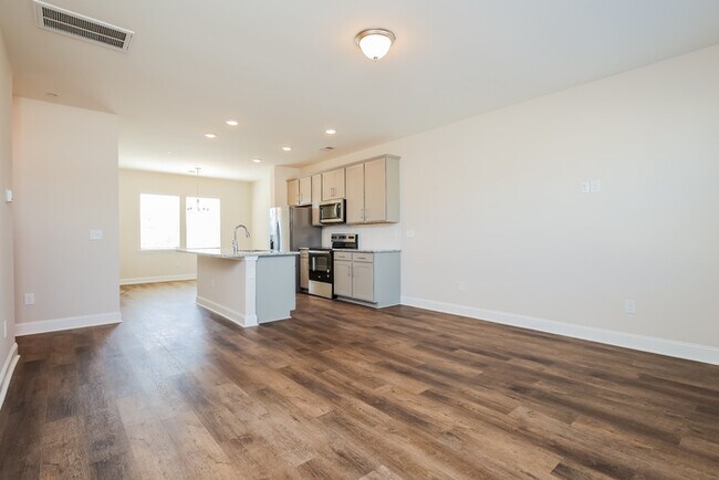 Building Photo - 248 Eagles Cliff Dr