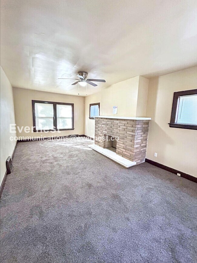 Foto del edificio - 988 Brunswick Rd