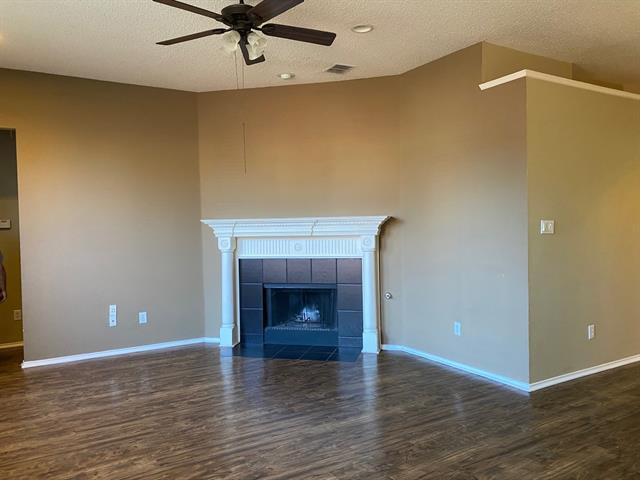 Building Photo - 9505 Thorncliff Dr