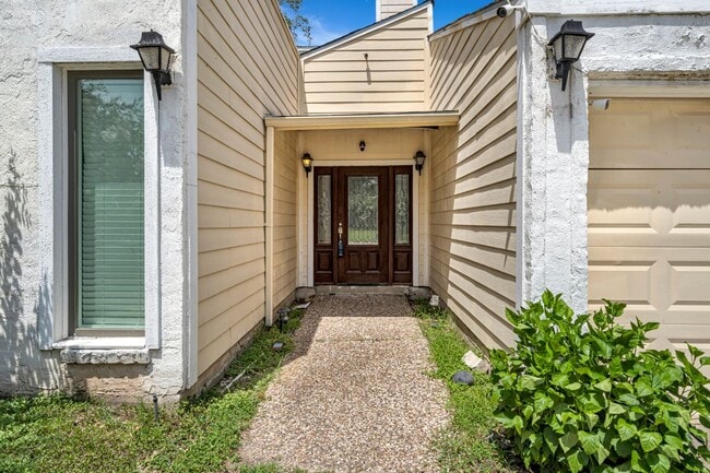 Building Photo - 13014 Skymeadow Dr