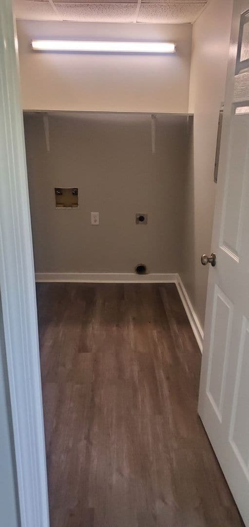 Building Photo - Beautifully Updated 1-Bedroom Apartment with Washer/Dryer Hookups!