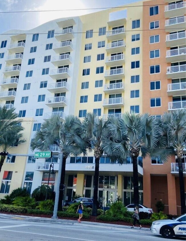 Foto del edificio - 18800 NE 29th Ave