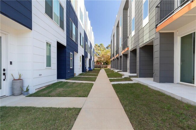 Building Photo - 1606 Rock Dam Dr