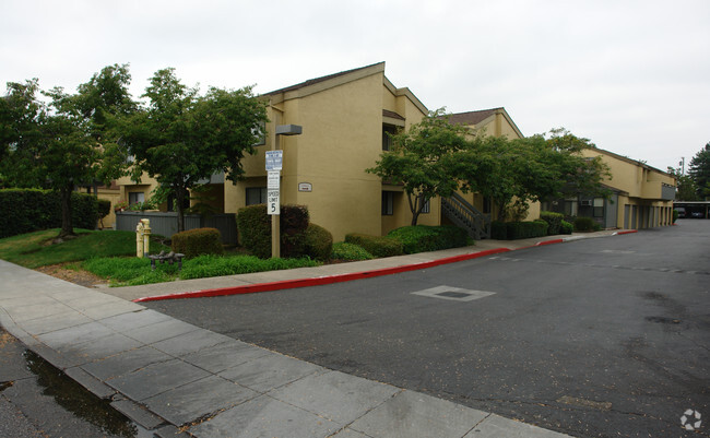 Foto del edificio - Morse Court Apartments