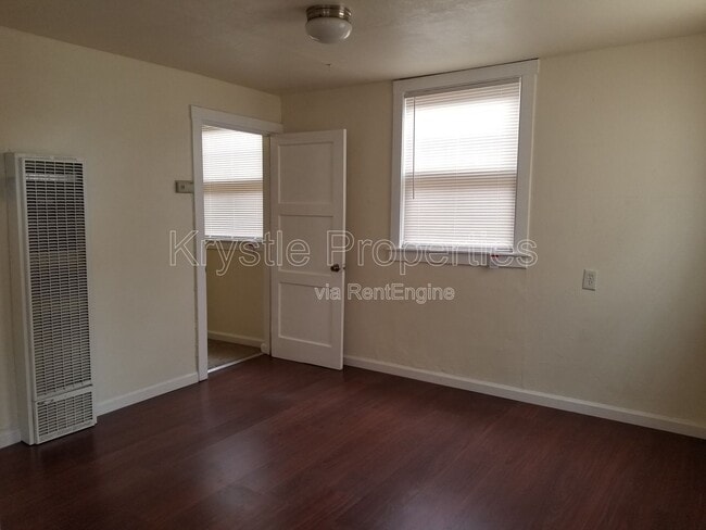 Building Photo - 505 Hichborn St