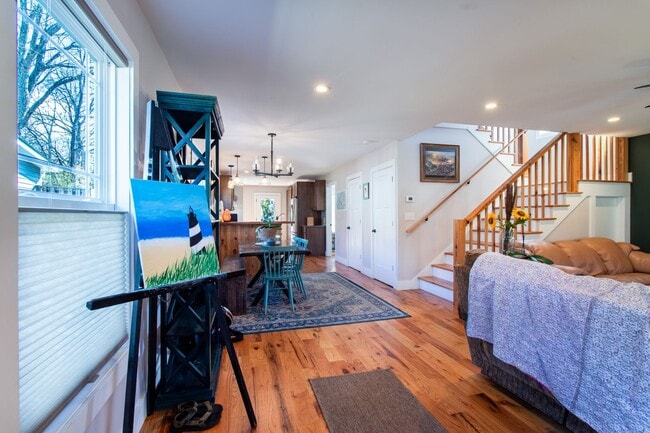 Building Photo - Fully Furnished