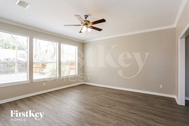 Foto del edificio - 5711 Parryville Dr