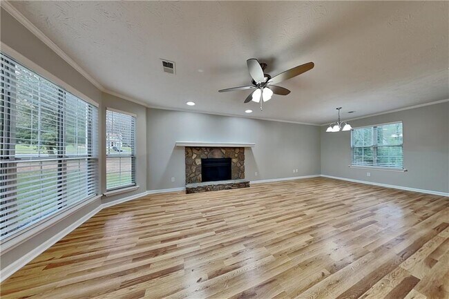 Foto del edificio - 5652 Longbow Dr