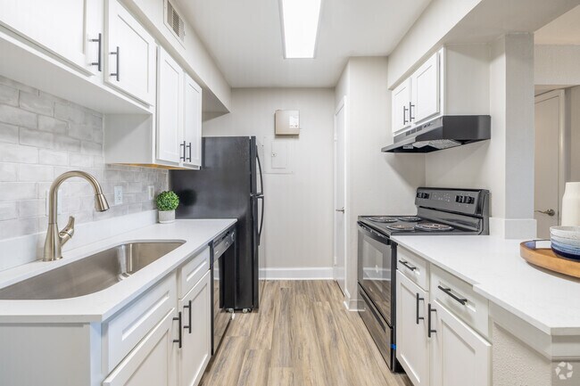 1 dormitorio, 1 baño - 675 pies cuadrados - Cocina - Lake Pointe