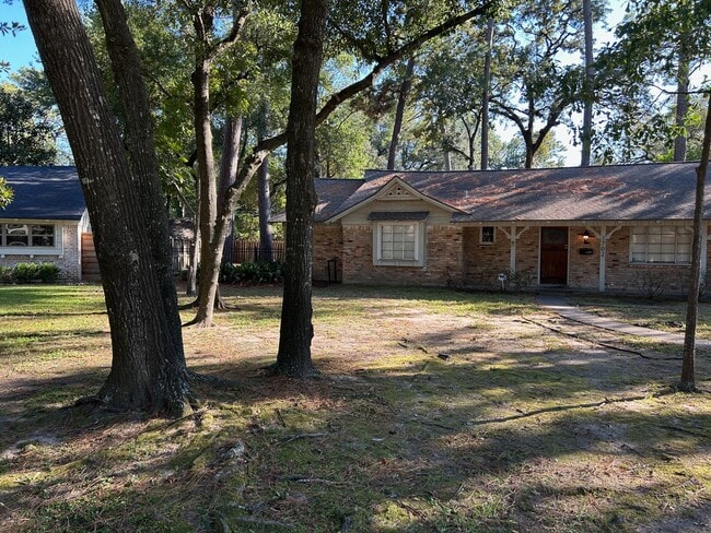 Foto del edificio - 1702 Maux Dr