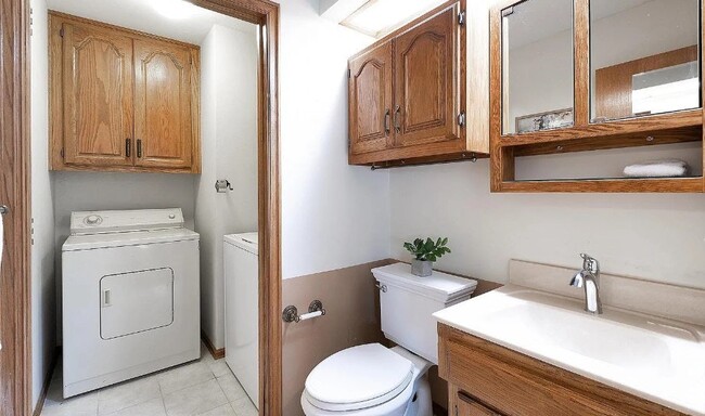 Foto del edificio - 7523 E 26th Ct N