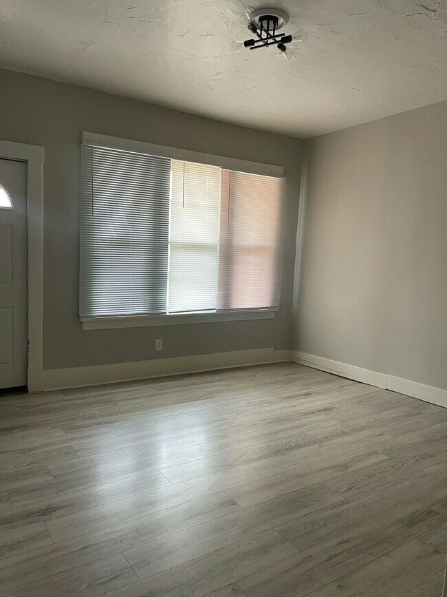 Foto del edificio - 2115 6th Ave