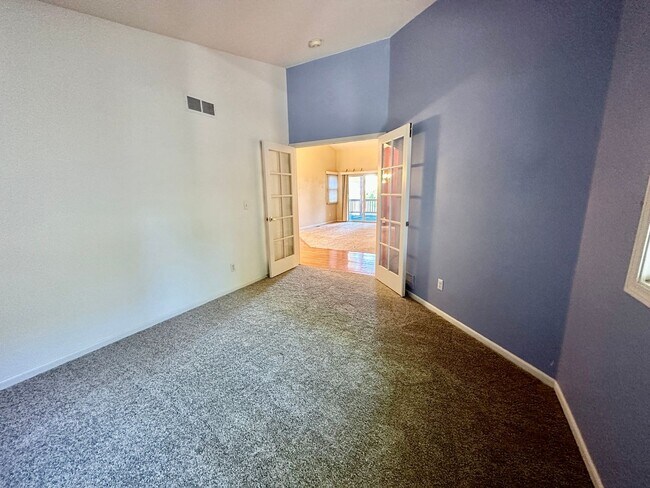 Building Photo - 1311 S View Cir