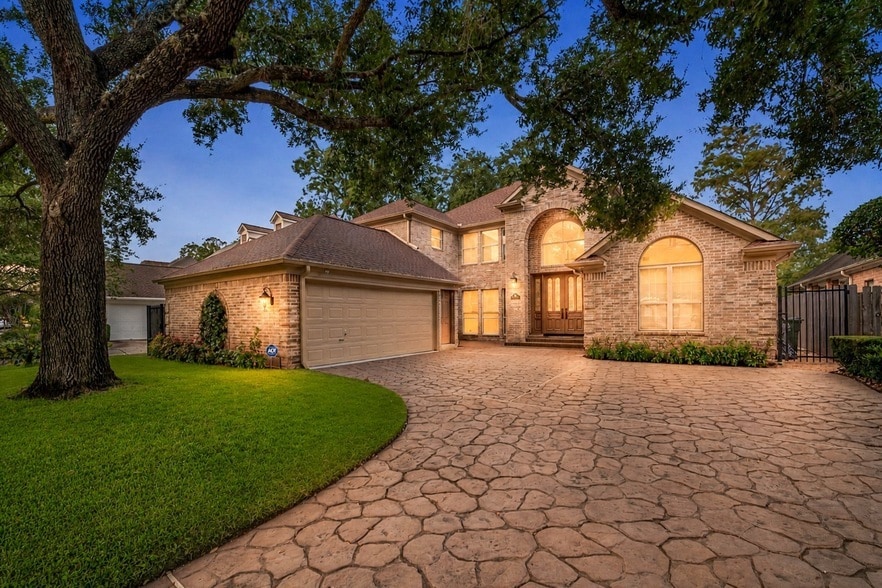 Photo - 407 Lakeside Boulevard