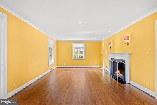 Building Photo - 6045 Edgewood Terrace