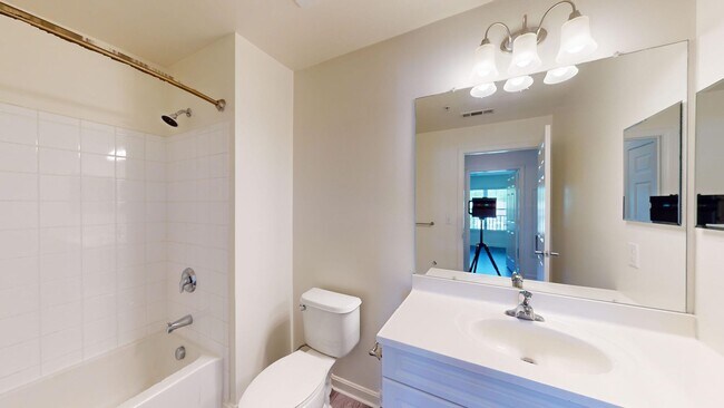 Interior Photo - Inwood West