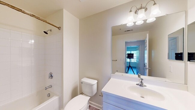 Interior Photo - Inwood West