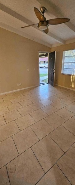 Foto del edificio - 451 Glenwood Dr