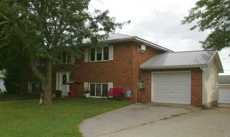 Primary Photo - 161 Maple Dr