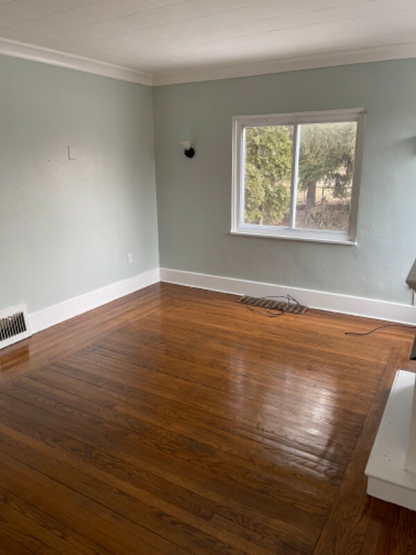 Building Photo - 1518 Hess Ave