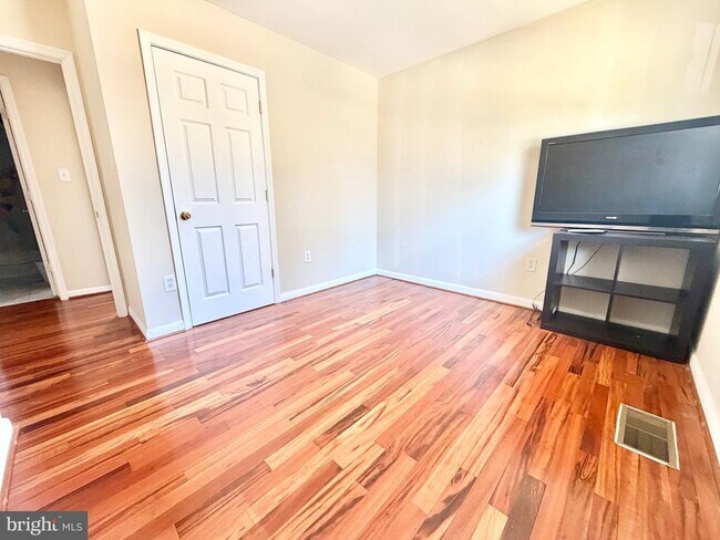 Foto del edificio - 13612 Lindendale Rd