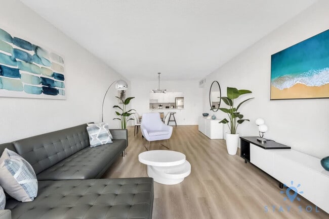 Foto del edificio - 19370 Collins Ave