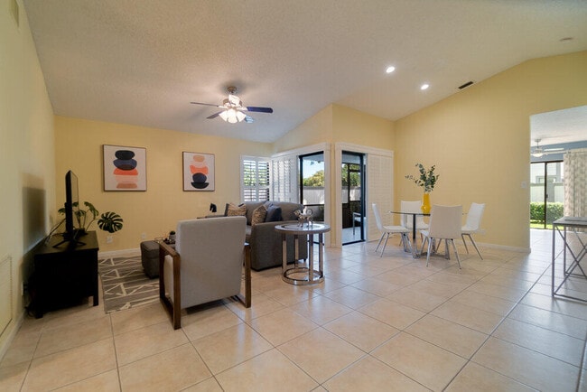 Building Photo - 13335 Bedford Mews Ct