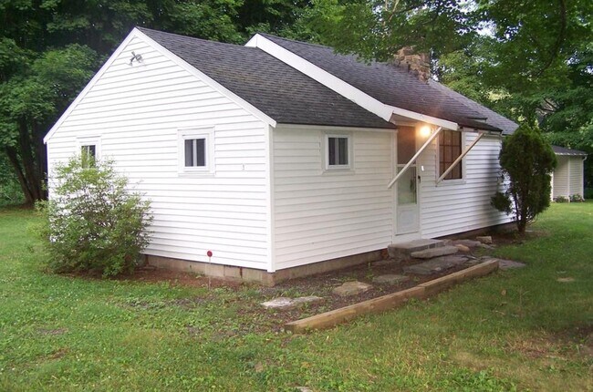 Building Photo - 5 N Sawyer Hill Rd