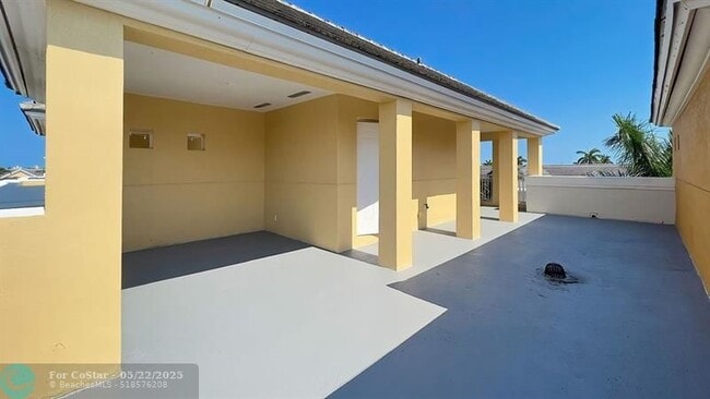 Building Photo - 2304 Vintage Dr