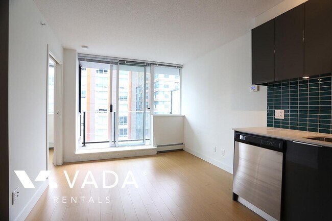 Photo du bâtiment - The Rolston 1 Bedroom Apartment For Rent 713-1325 Rolston St Vancouver: VADAPM.com