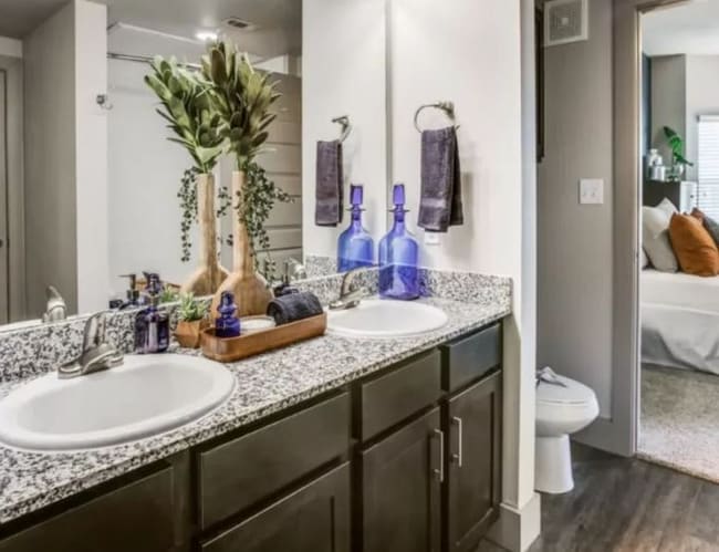 Building Photo - 21077 Kingsland Blvd