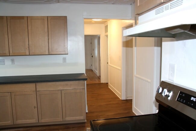 Building Photo - 66 Kellogg St
