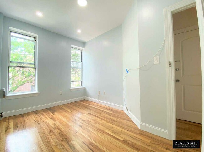 Building Photo - 254 54th St