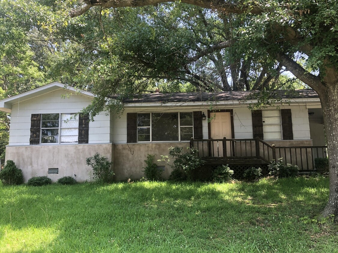 Primary Photo - 118 Pemberton Dr