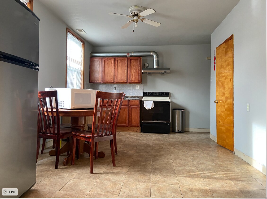 2867 S Quinn St, Chicago, IL 60608 Townhome Rentals in Chicago IL