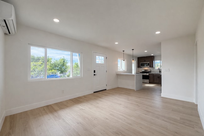 Building Photo - 1609-1611 Burton Street