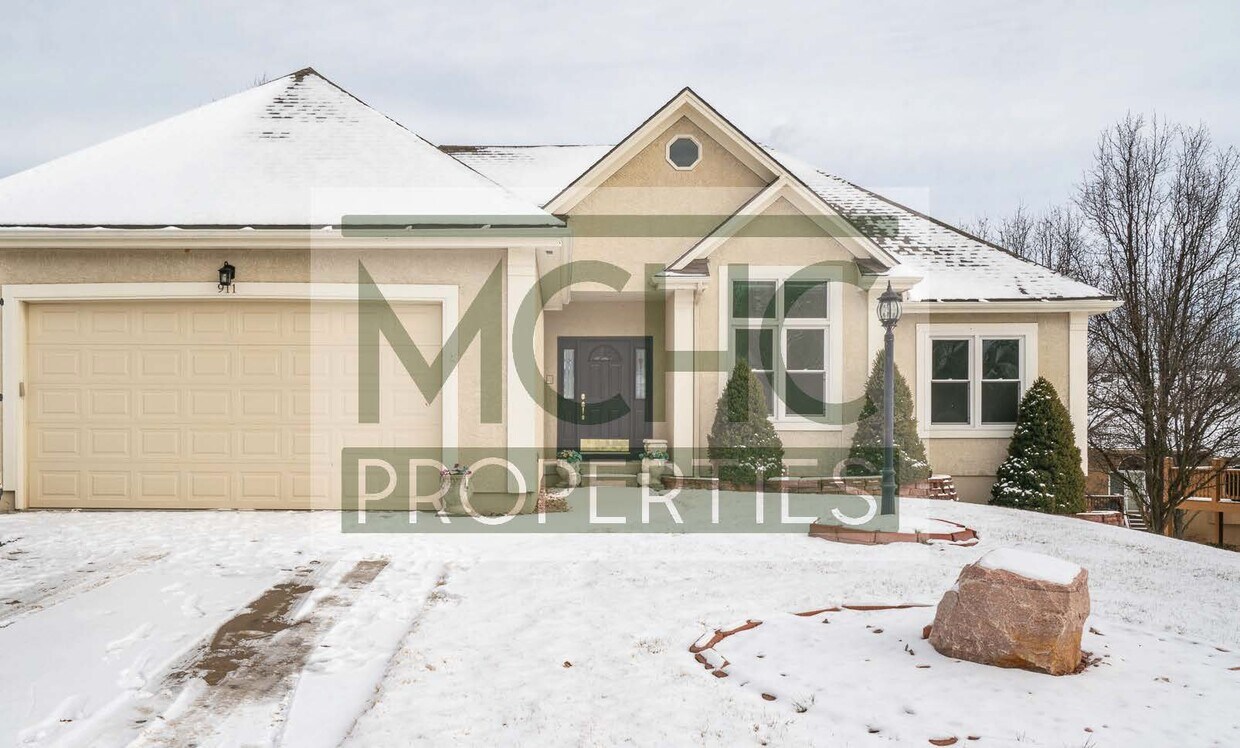 911 SW Bennington Pl, Lee's Summit, MO 64081 House Rental in Lee's