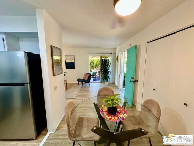 Foto del edificio - 1533 Sunflower Ct N