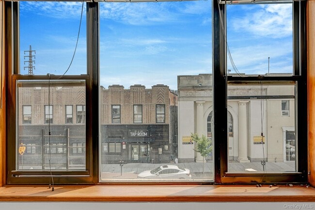 Building Photo - 46 N Village Ave