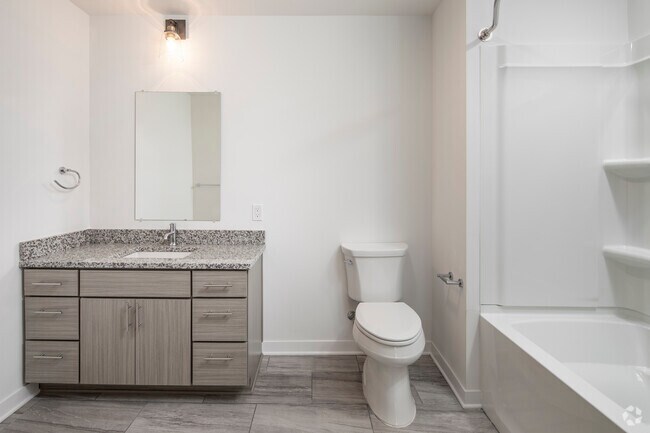 Interior Photo - Lakeview Green