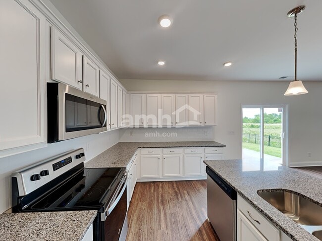 Building Photo - 1100 Amberly Wy