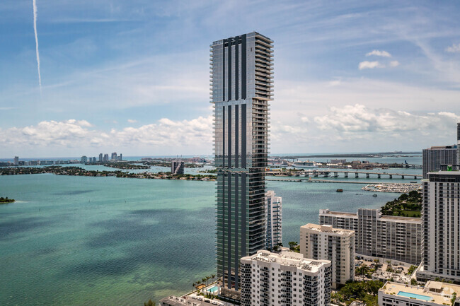 Building Photo - Elysee Miami