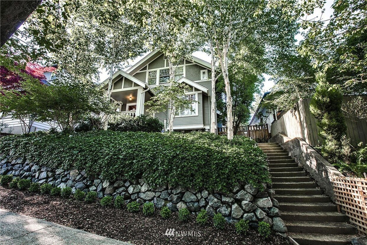 Primary Photo - Stunning Queen Anne Craftsman!