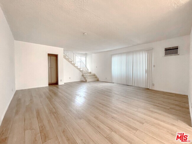 Foto del edificio - 935 N Alfred St