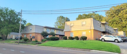 Building Photo - Center Court Apartments