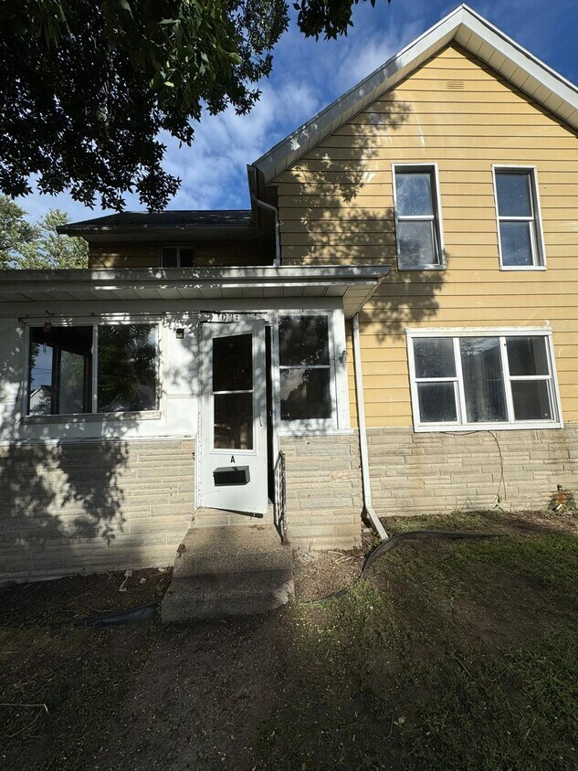 Primary Photo - 724 Division St