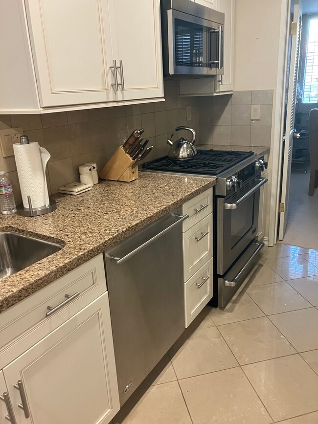 Foto del edificio - 1621 Hilts Ave