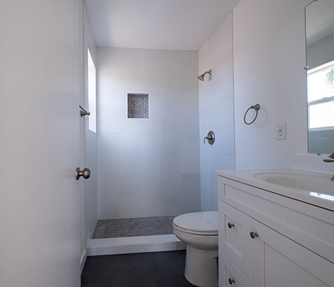 Master Bath - 6759 Saranac St