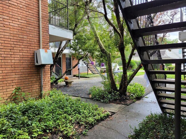 Foto del edificio - 425 E 9th St