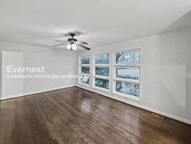 Foto del edificio - 4905 Scenic View Dr